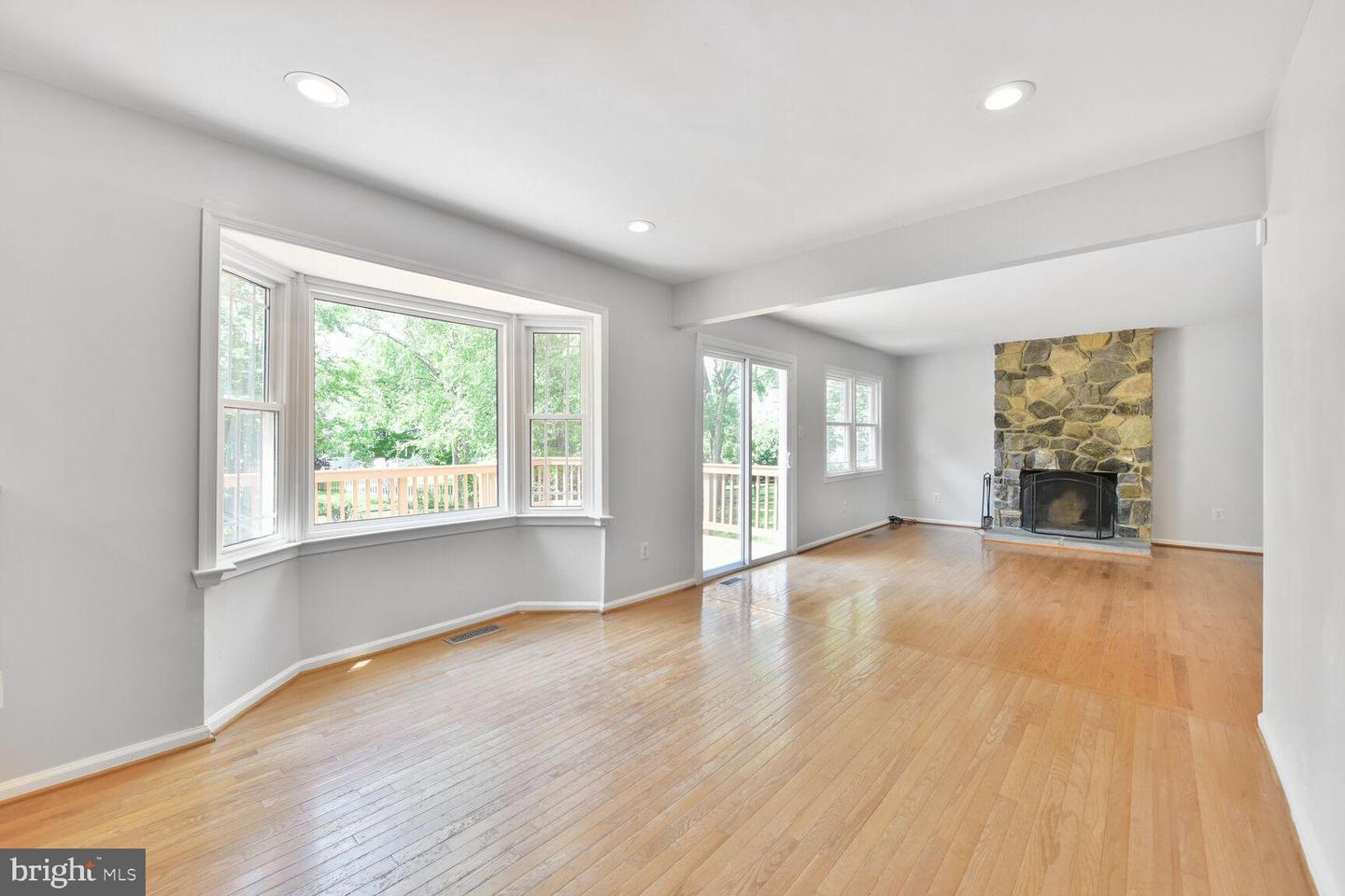 3414 HIDDEN MEADOW DR, FAIRFAX, Virginia 22033, 5 Bedrooms Bedrooms, ,4 BathroomsBathrooms,Residential,For sale,3414 HIDDEN MEADOW DR,VAFX2241774 MLS # VAFX2241774