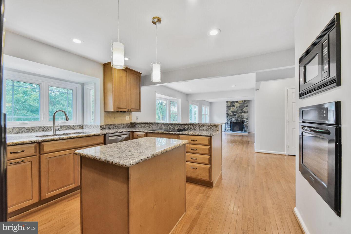 3414 HIDDEN MEADOW DR, FAIRFAX, Virginia 22033, 5 Bedrooms Bedrooms, ,4 BathroomsBathrooms,Residential,For sale,3414 HIDDEN MEADOW DR,VAFX2241774 MLS # VAFX2241774
