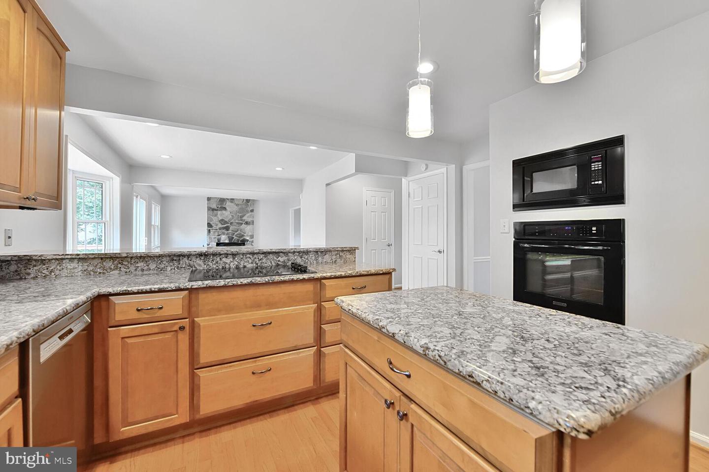 3414 HIDDEN MEADOW DR, FAIRFAX, Virginia 22033, 5 Bedrooms Bedrooms, ,4 BathroomsBathrooms,Residential,For sale,3414 HIDDEN MEADOW DR,VAFX2241774 MLS # VAFX2241774