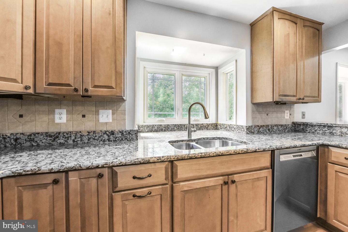 3414 HIDDEN MEADOW DR, FAIRFAX, Virginia 22033, 5 Bedrooms Bedrooms, ,4 BathroomsBathrooms,Residential,For sale,3414 HIDDEN MEADOW DR,VAFX2241774 MLS # VAFX2241774
