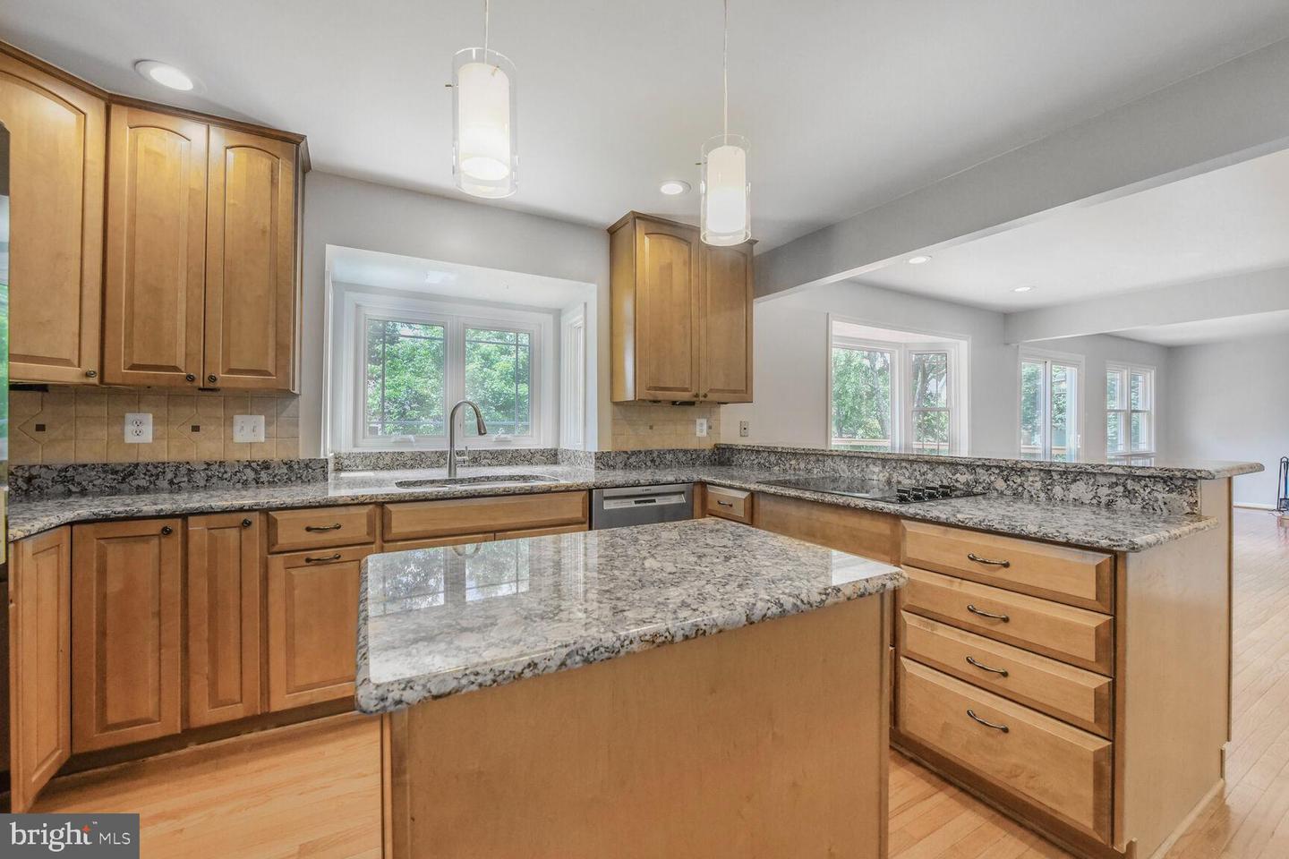 3414 HIDDEN MEADOW DR, FAIRFAX, Virginia 22033, 5 Bedrooms Bedrooms, ,4 BathroomsBathrooms,Residential,For sale,3414 HIDDEN MEADOW DR,VAFX2241774 MLS # VAFX2241774