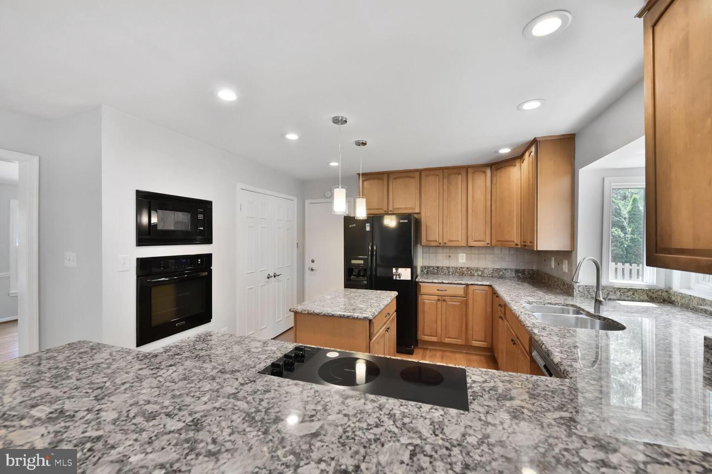 3414 HIDDEN MEADOW DR, FAIRFAX, Virginia 22033, 5 Bedrooms Bedrooms, ,4 BathroomsBathrooms,Residential,For sale,3414 HIDDEN MEADOW DR,VAFX2241774 MLS # VAFX2241774