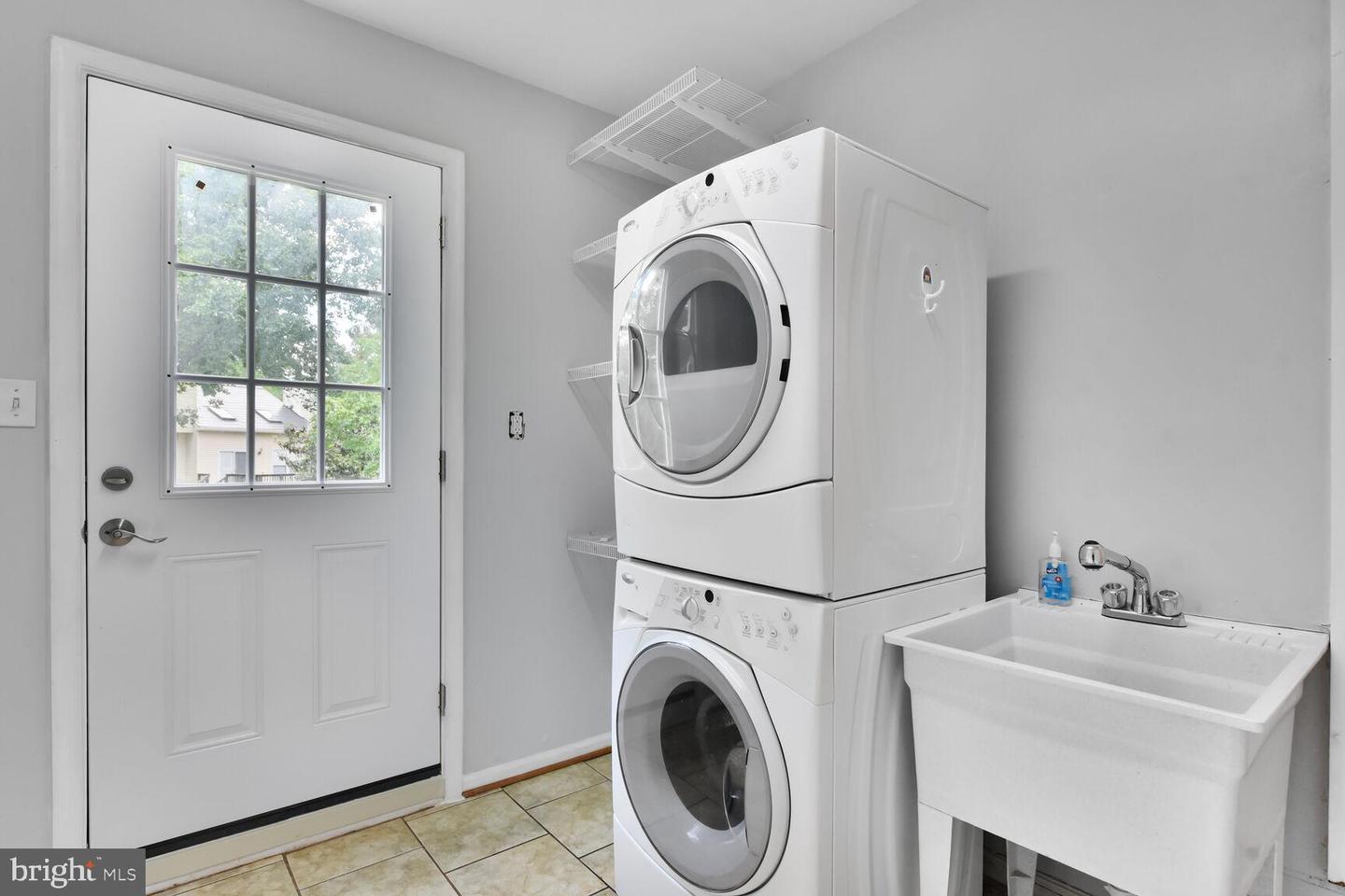 3414 HIDDEN MEADOW DR, FAIRFAX, Virginia 22033, 5 Bedrooms Bedrooms, ,4 BathroomsBathrooms,Residential,For sale,3414 HIDDEN MEADOW DR,VAFX2241774 MLS # VAFX2241774