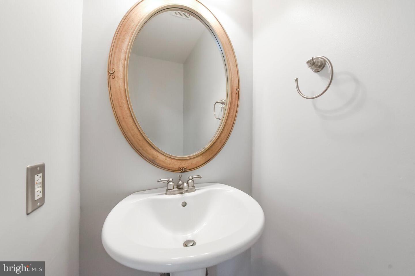 3414 HIDDEN MEADOW DR, FAIRFAX, Virginia 22033, 5 Bedrooms Bedrooms, ,4 BathroomsBathrooms,Residential,For sale,3414 HIDDEN MEADOW DR,VAFX2241774 MLS # VAFX2241774
