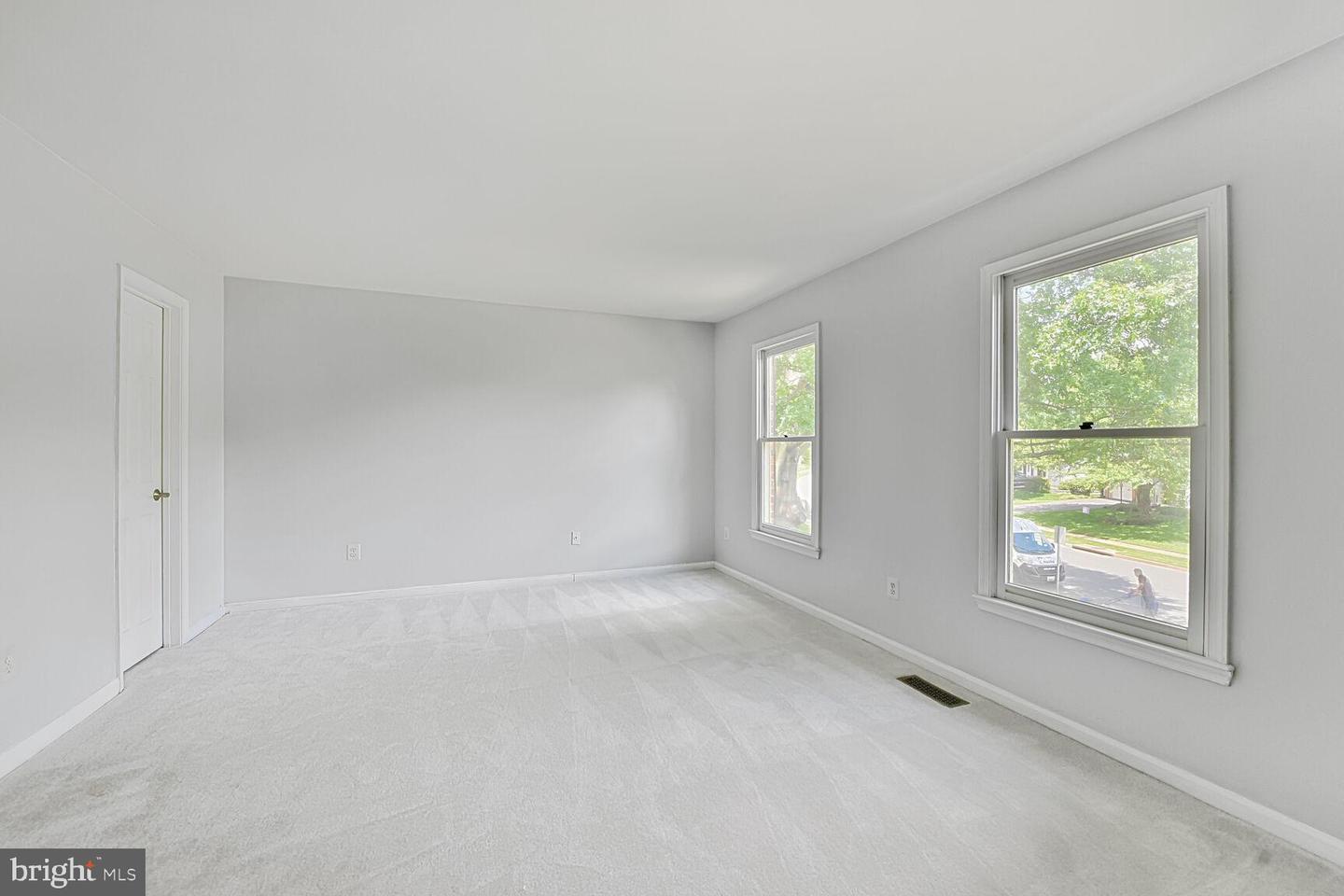3414 HIDDEN MEADOW DR, FAIRFAX, Virginia 22033, 5 Bedrooms Bedrooms, ,4 BathroomsBathrooms,Residential,For sale,3414 HIDDEN MEADOW DR,VAFX2241774 MLS # VAFX2241774