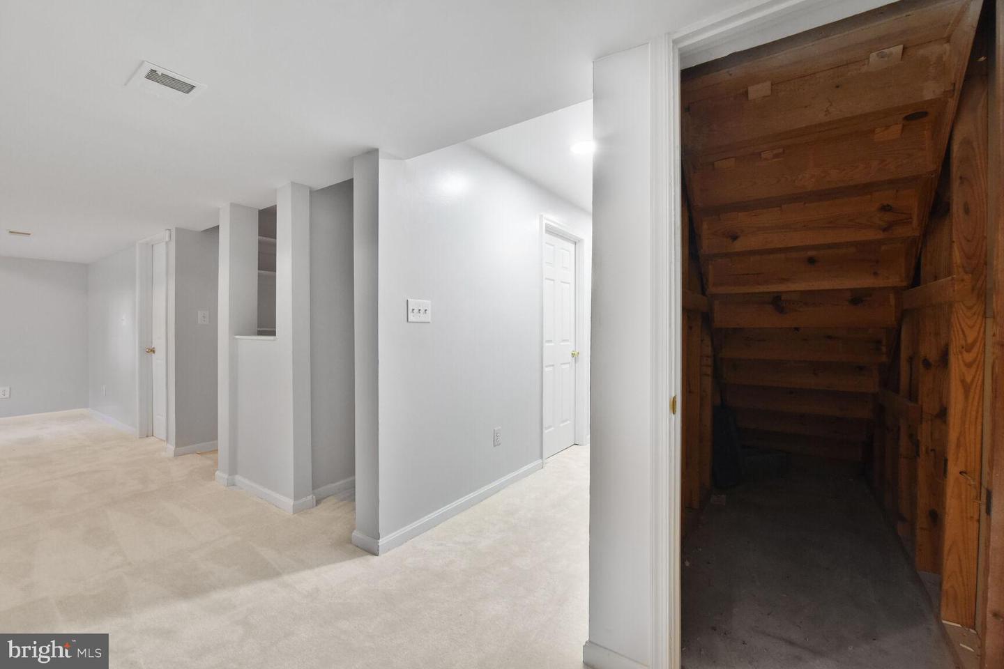3414 HIDDEN MEADOW DR, FAIRFAX, Virginia 22033, 5 Bedrooms Bedrooms, ,4 BathroomsBathrooms,Residential,For sale,3414 HIDDEN MEADOW DR,VAFX2241774 MLS # VAFX2241774