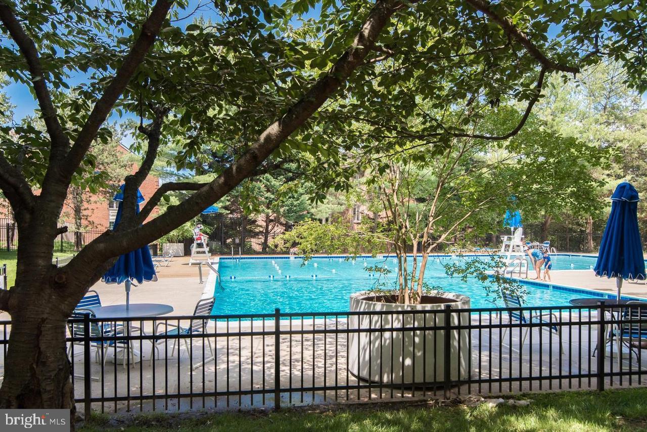 3100 S MANCHESTER ST S #915, FALLS CHURCH, Virginia 22044, 2 Bedrooms Bedrooms, ,1 BathroomBathrooms,Residential,For sale,3100 S MANCHESTER ST S #915,VAFX2241802 MLS # VAFX2241802
