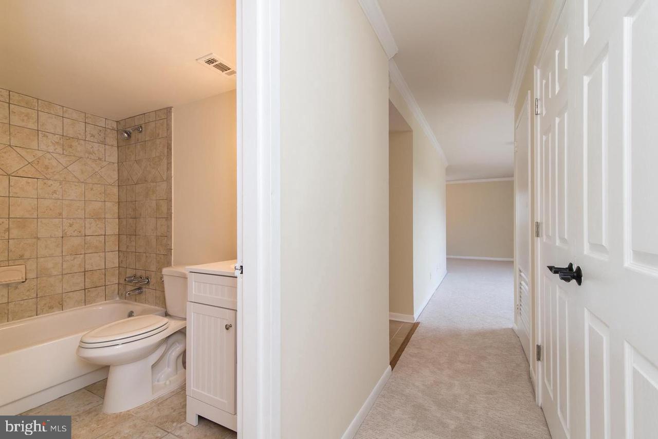 3100 S MANCHESTER ST S #915, FALLS CHURCH, Virginia 22044, 2 Bedrooms Bedrooms, ,1 BathroomBathrooms,Residential,For sale,3100 S MANCHESTER ST S #915,VAFX2241802 MLS # VAFX2241802