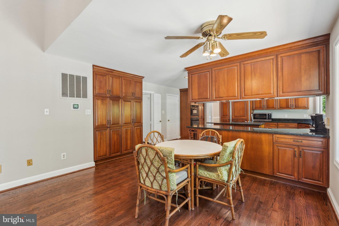 7708 CASTLEBURY CT, WARRENTON, Virginia 20186, 3 Bedrooms Bedrooms, ,2 BathroomsBathrooms,Residential,For sale,7708 CASTLEBURY CT,VAFQ2016668 MLS # VAFQ2016668
