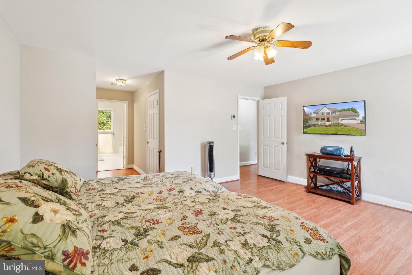 7708 CASTLEBURY CT, WARRENTON, Virginia 20186, 3 Bedrooms Bedrooms, ,2 BathroomsBathrooms,Residential,For sale,7708 CASTLEBURY CT,VAFQ2016668 MLS # VAFQ2016668