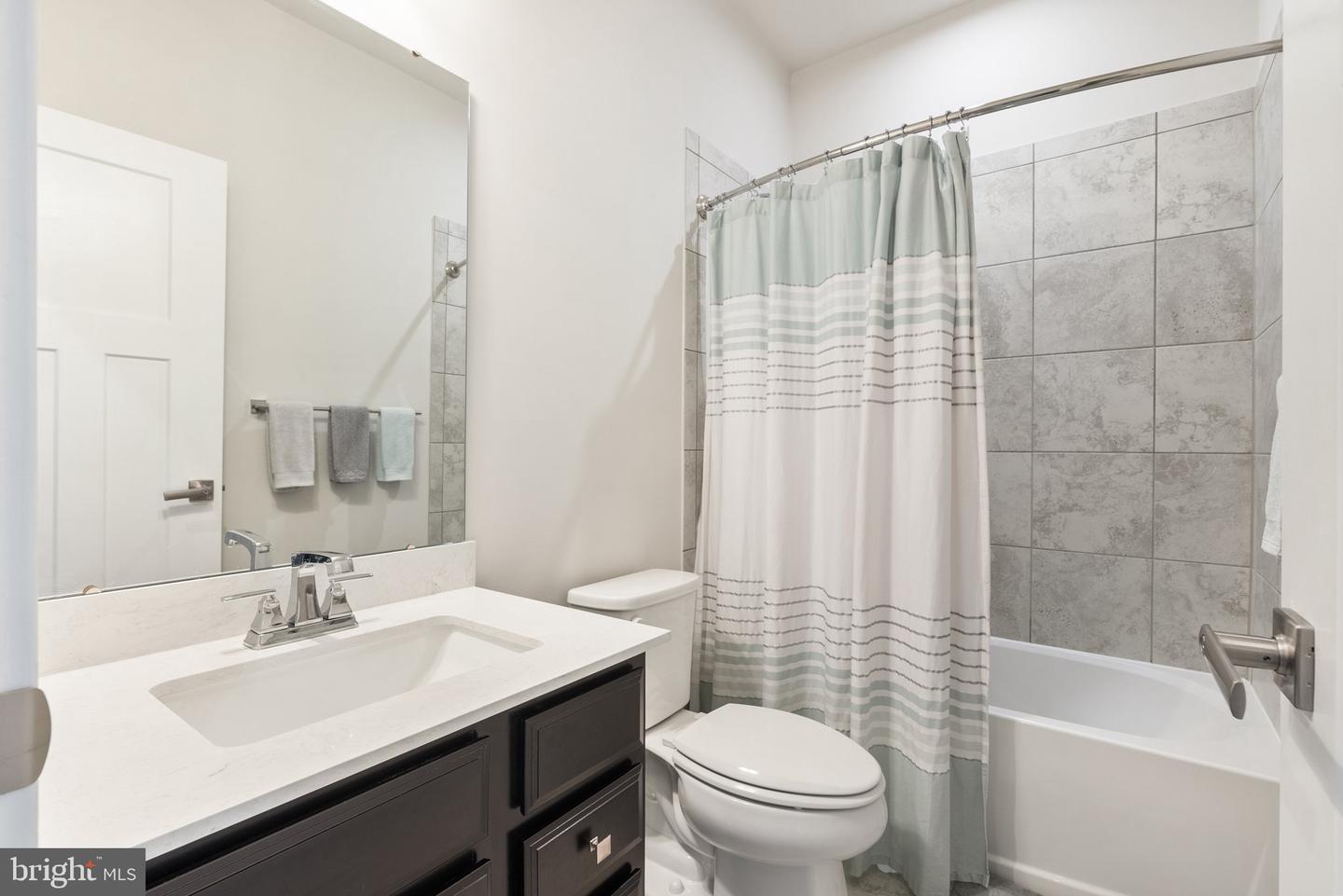 120 BAYHILL TER, LAKE FREDERICK, Virginia 22630, 3 Bedrooms Bedrooms, ,2 BathroomsBathrooms,Residential,For sale,120 BAYHILL TER,VAFV2034244 MLS # VAFV2034244