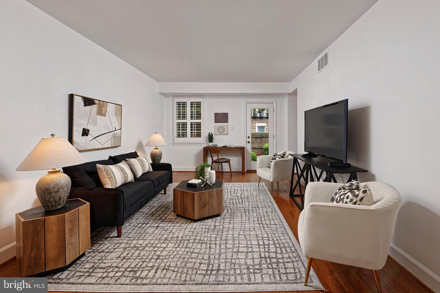 1107 N PITT ST #1B, ALEXANDRIA, Virginia 22314, 1 Bedroom Bedrooms, ,1 BathroomBathrooms,Residential,For sale,1107 N PITT ST #1B,VAAX2045496 MLS # VAAX2045496