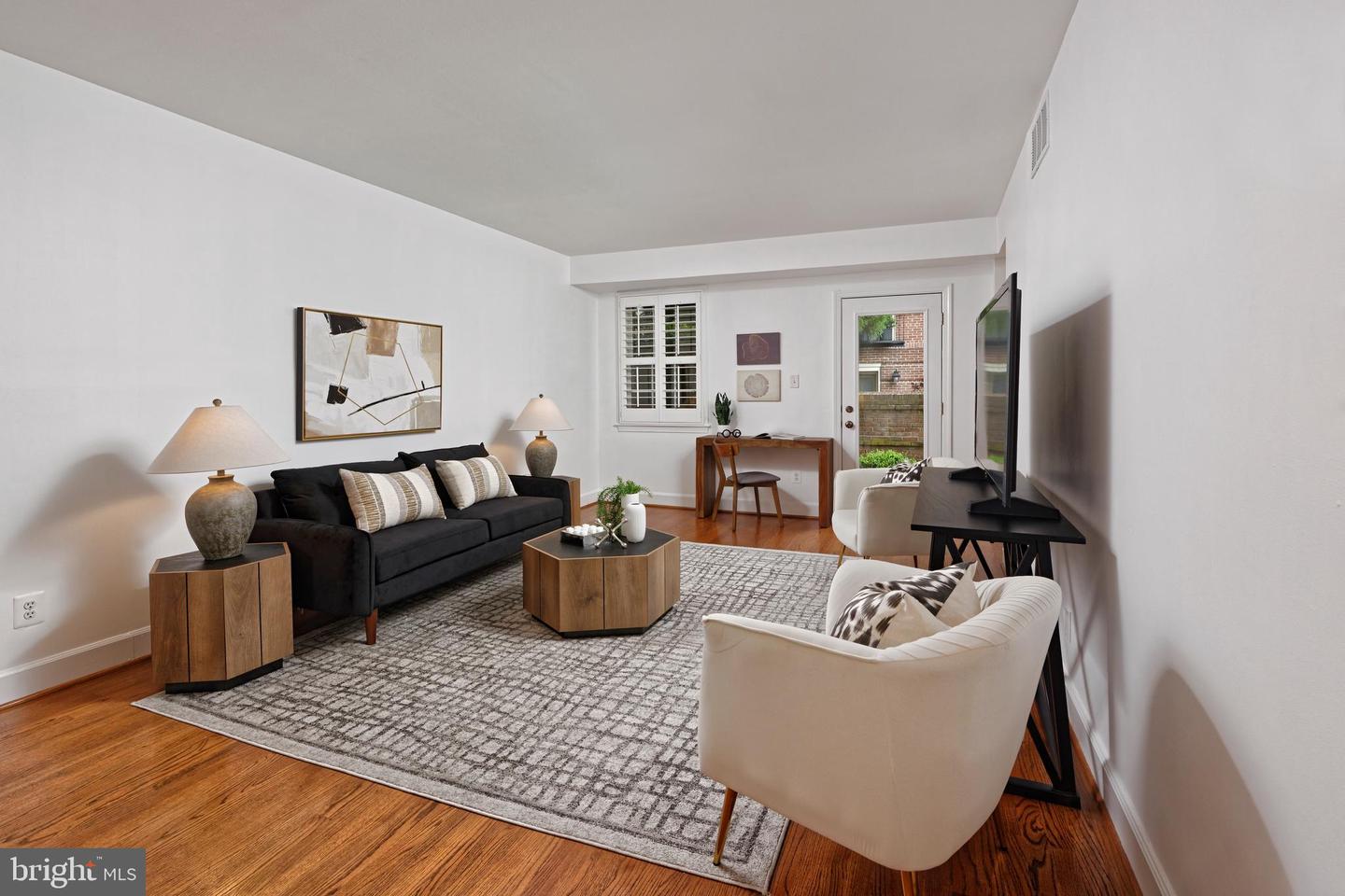 1107 N PITT ST #1B, ALEXANDRIA, Virginia 22314, 1 Bedroom Bedrooms, ,1 BathroomBathrooms,Residential,For sale,1107 N PITT ST #1B,VAAX2045496 MLS # VAAX2045496