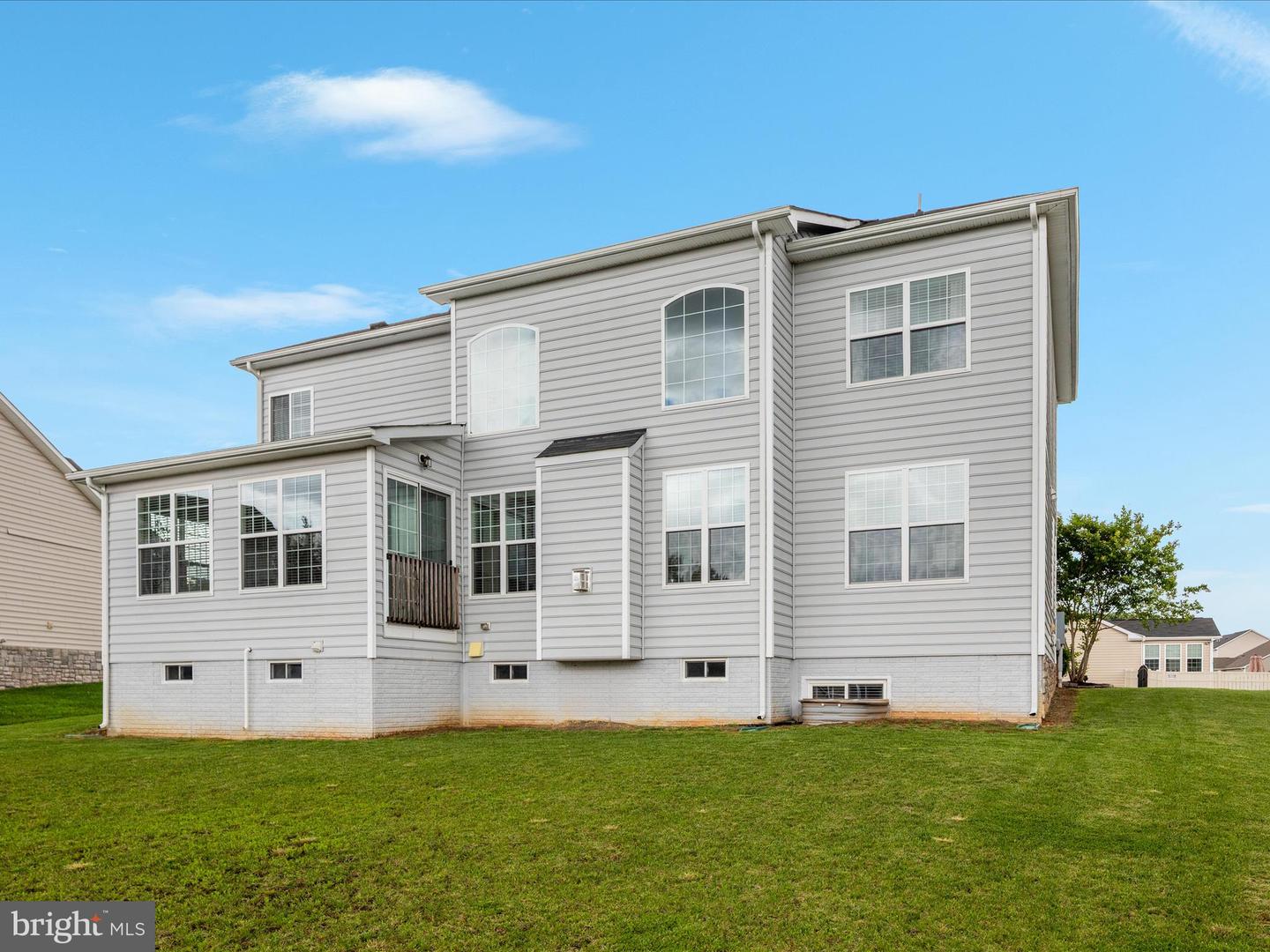 205 DARTMOOR DR, STEPHENS CITY, Virginia 22655, 5 Bedrooms Bedrooms, ,3 BathroomsBathrooms,Residential,For sale,205 DARTMOOR DR,VAFV2034270 MLS # VAFV2034270