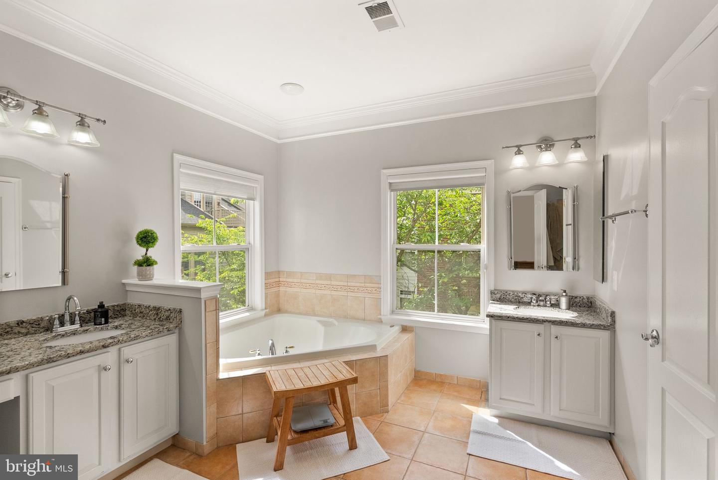 5263 COLONEL JOHNSON LN, ALEXANDRIA, Virginia 22304, 4 Bedrooms Bedrooms, ,3 BathroomsBathrooms,Residential,For sale,5263 COLONEL JOHNSON LN,VAAX2045498 MLS # VAAX2045498