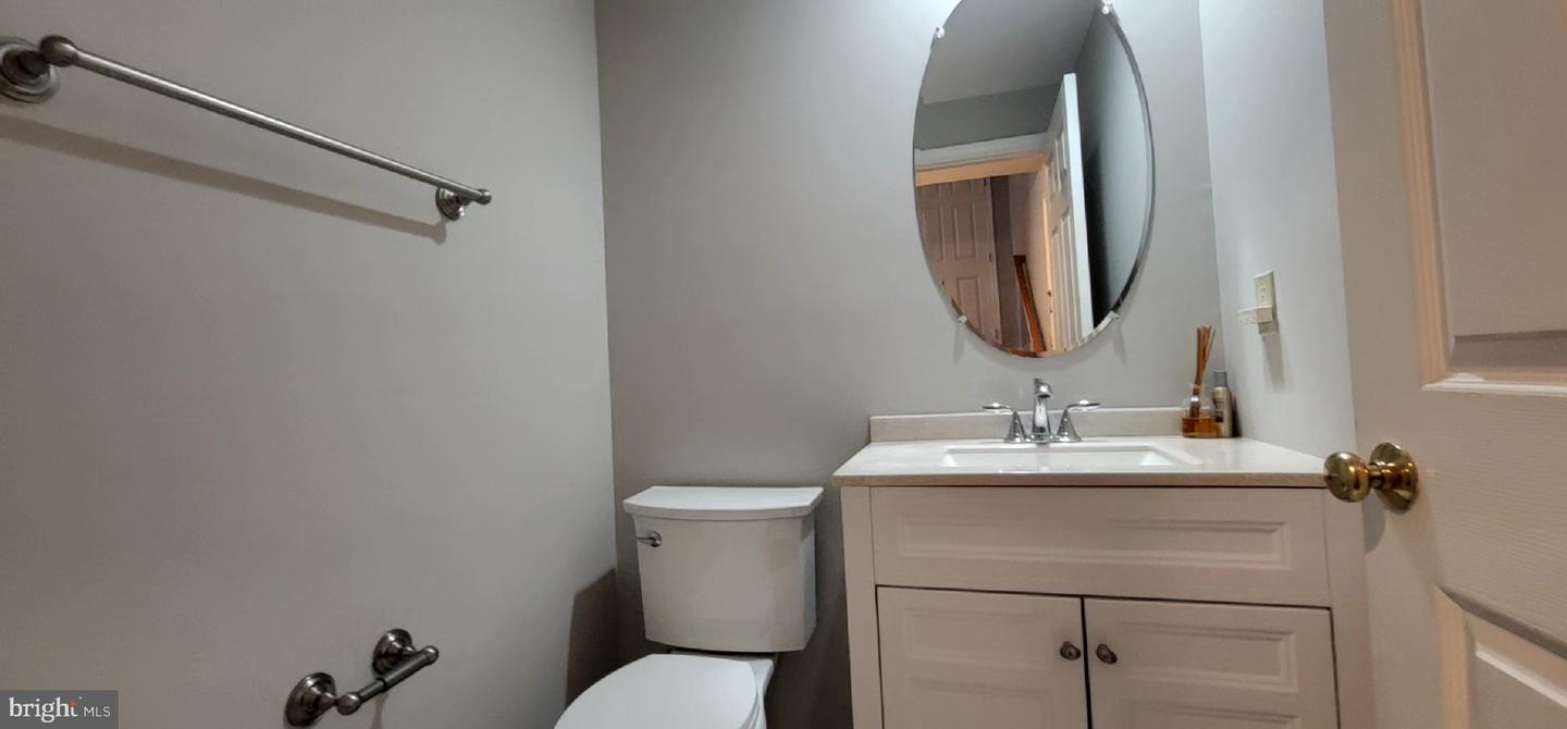 6501 LEGENDGATE PL, BURKE, Virginia 22015, 4 Bedrooms Bedrooms, ,3 BathroomsBathrooms,Residential,For sale,6501 LEGENDGATE PL,VAFX2241946 MLS # VAFX2241946