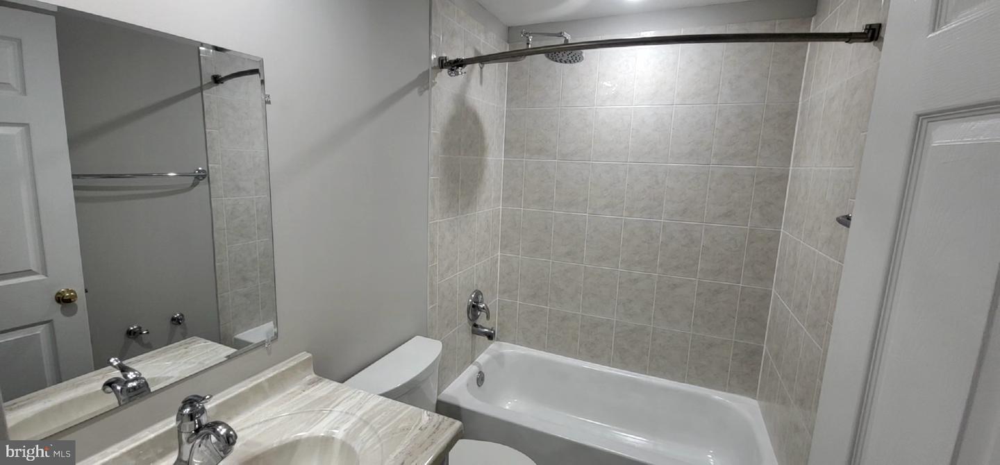 6501 LEGENDGATE PL, BURKE, Virginia 22015, 4 Bedrooms Bedrooms, ,3 BathroomsBathrooms,Residential,For sale,6501 LEGENDGATE PL,VAFX2241946 MLS # VAFX2241946