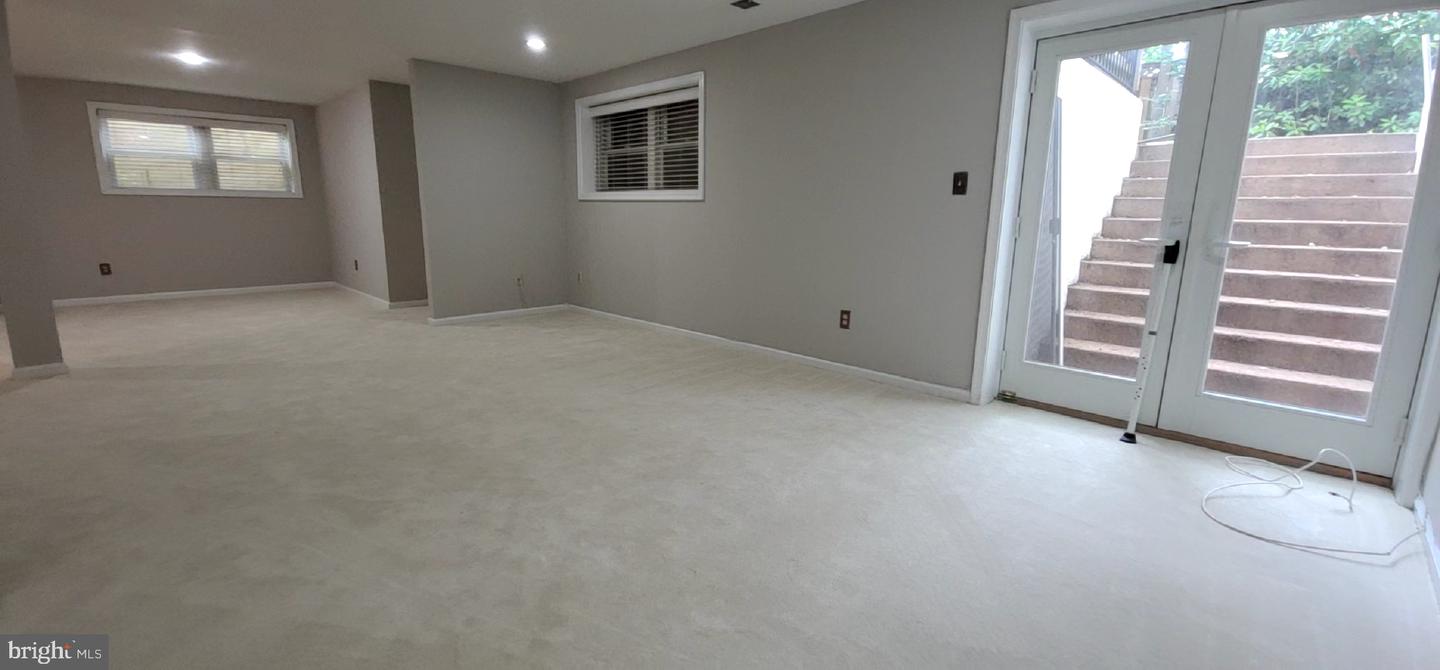 6501 LEGENDGATE PL, BURKE, Virginia 22015, 4 Bedrooms Bedrooms, ,3 BathroomsBathrooms,Residential,For sale,6501 LEGENDGATE PL,VAFX2241946 MLS # VAFX2241946