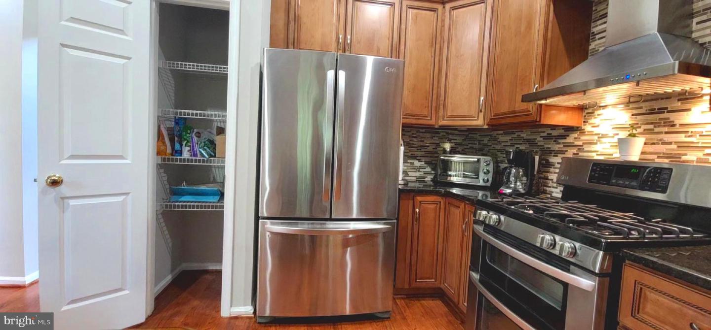 6501 LEGENDGATE PL, BURKE, Virginia 22015, 4 Bedrooms Bedrooms, ,3 BathroomsBathrooms,Residential,For sale,6501 LEGENDGATE PL,VAFX2241946 MLS # VAFX2241946