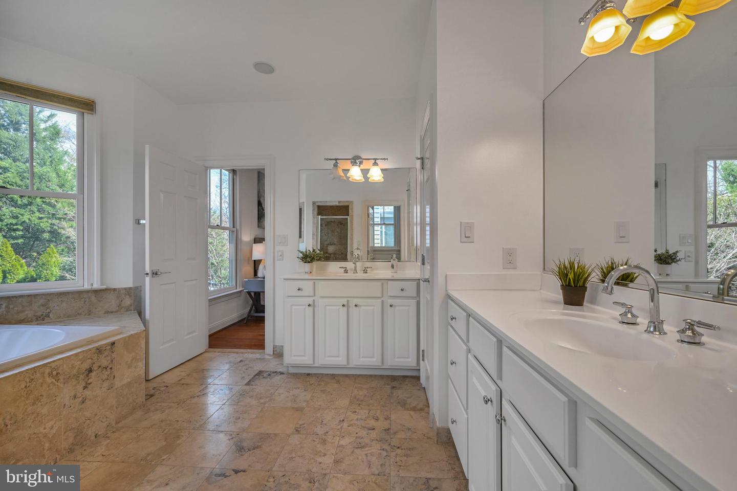 5127 CATHEDRAL AVE NW, WASHINGTON, District Of Columbia 20016, 7 Bedrooms Bedrooms, ,5 BathroomsBathrooms,Residential,For sale,5127 CATHEDRAL AVE NW,DCDC2201526 MLS # DCDC2201526