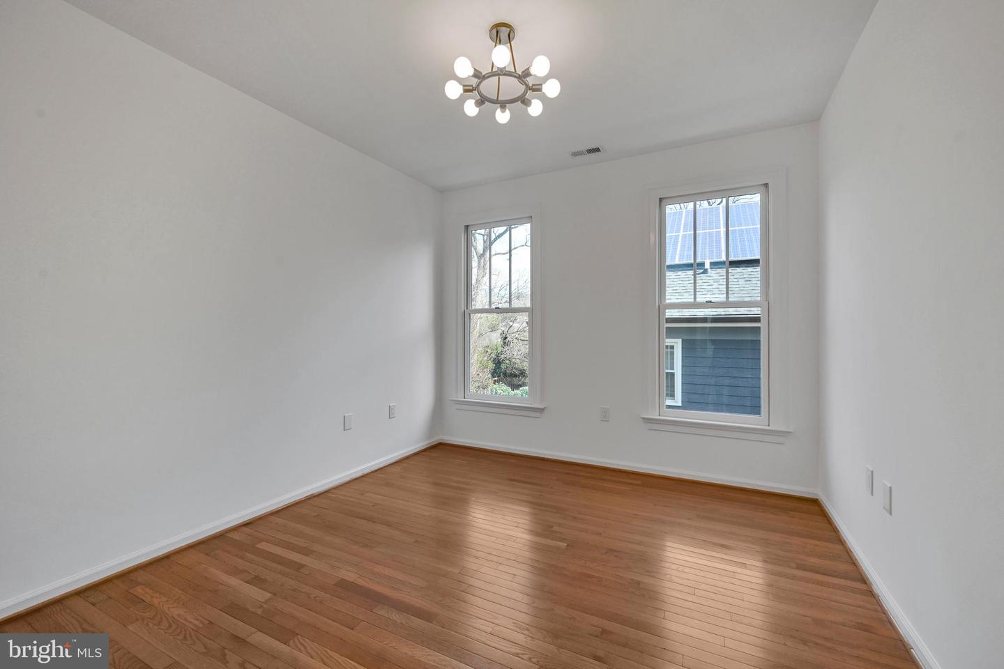 5127 CATHEDRAL AVE NW, WASHINGTON, District Of Columbia 20016, 7 Bedrooms Bedrooms, ,5 BathroomsBathrooms,Residential,For sale,5127 CATHEDRAL AVE NW,DCDC2201526 MLS # DCDC2201526