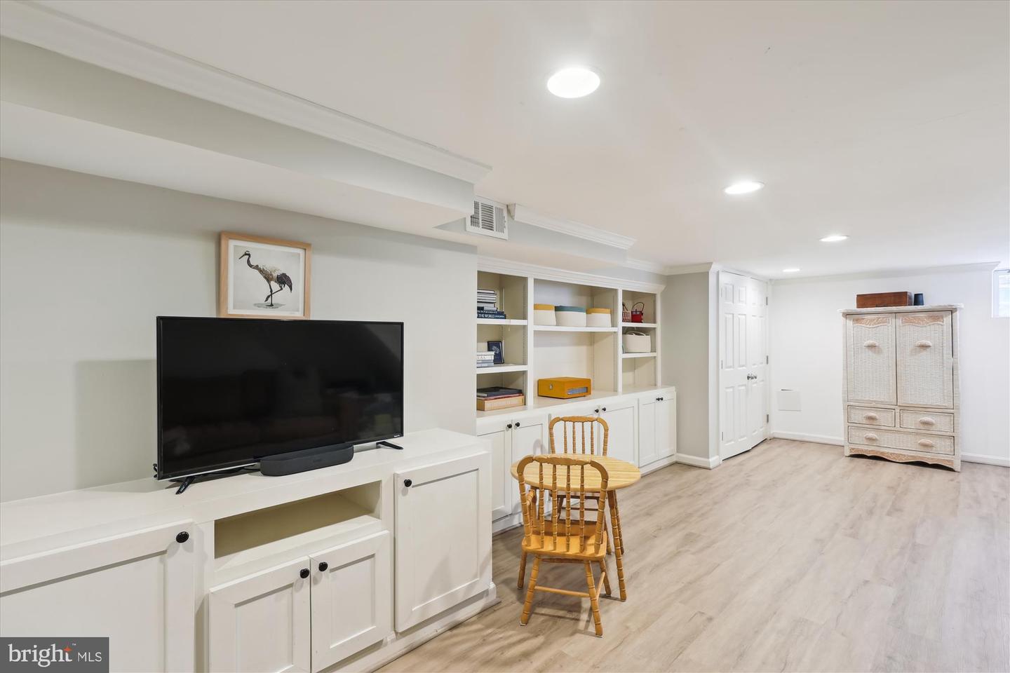 524 GREENWICH ST, FALLS CHURCH, Virginia 22046, 4 Bedrooms Bedrooms, ,2 BathroomsBathrooms,Residential,For sale,524 GREENWICH ST,VAFA2003010 MLS # VAFA2003010