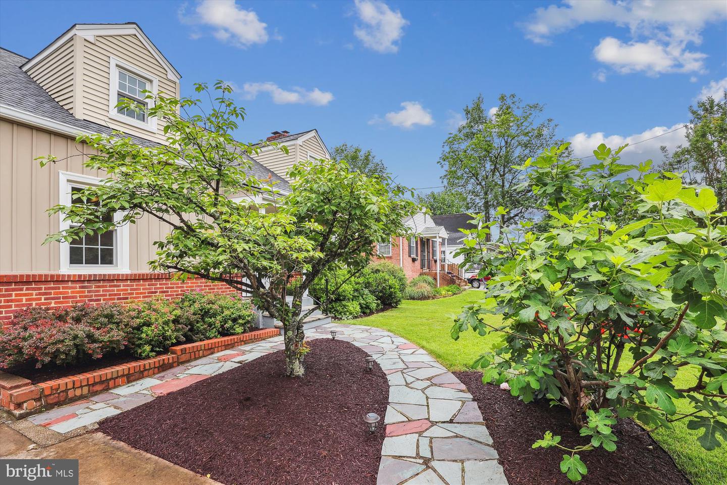 524 GREENWICH ST, FALLS CHURCH, Virginia 22046, 4 Bedrooms Bedrooms, ,2 BathroomsBathrooms,Residential,For sale,524 GREENWICH ST,VAFA2003010 MLS # VAFA2003010
