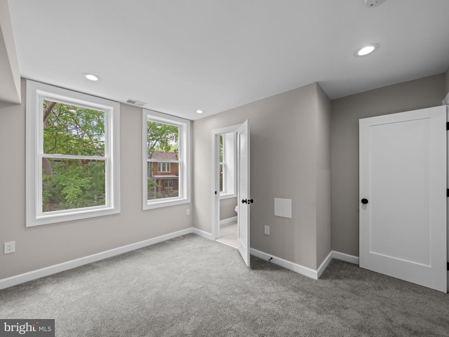 519 23RD PL NE, WASHINGTON, District Of Columbia 20002, 3 Bedrooms Bedrooms, ,2 BathroomsBathrooms,Residential,For sale,519 23RD PL NE,DCDC2201574 MLS # DCDC2201574