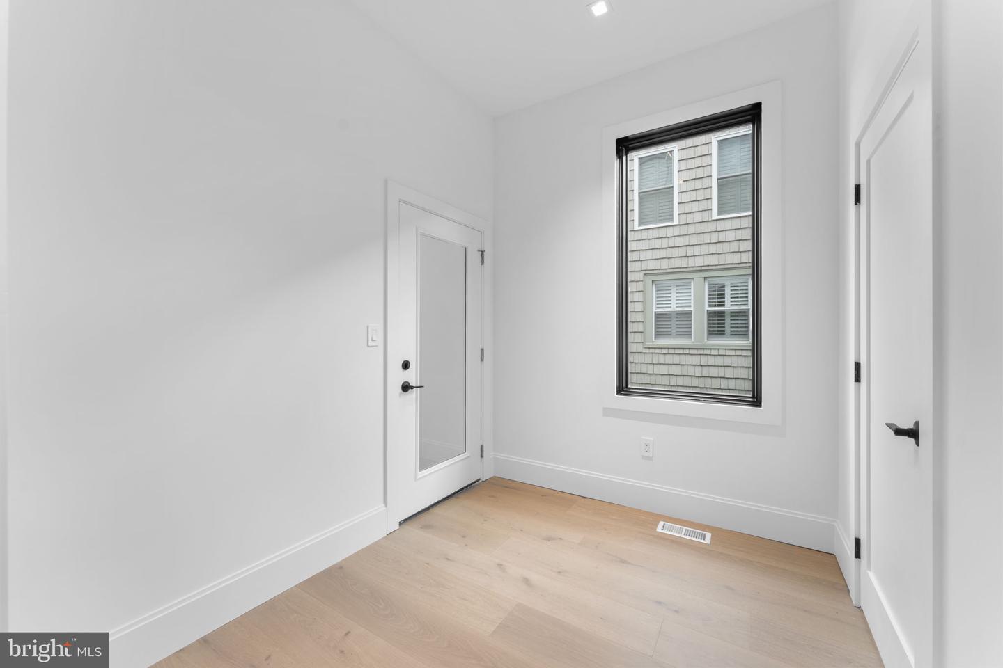 6940 SPRUCE ST, FALLS CHURCH, Virginia 22046, 5 Bedrooms Bedrooms, ,5 BathroomsBathrooms,Residential,For sale,6940 SPRUCE ST,VAFX2242032 MLS # VAFX2242032