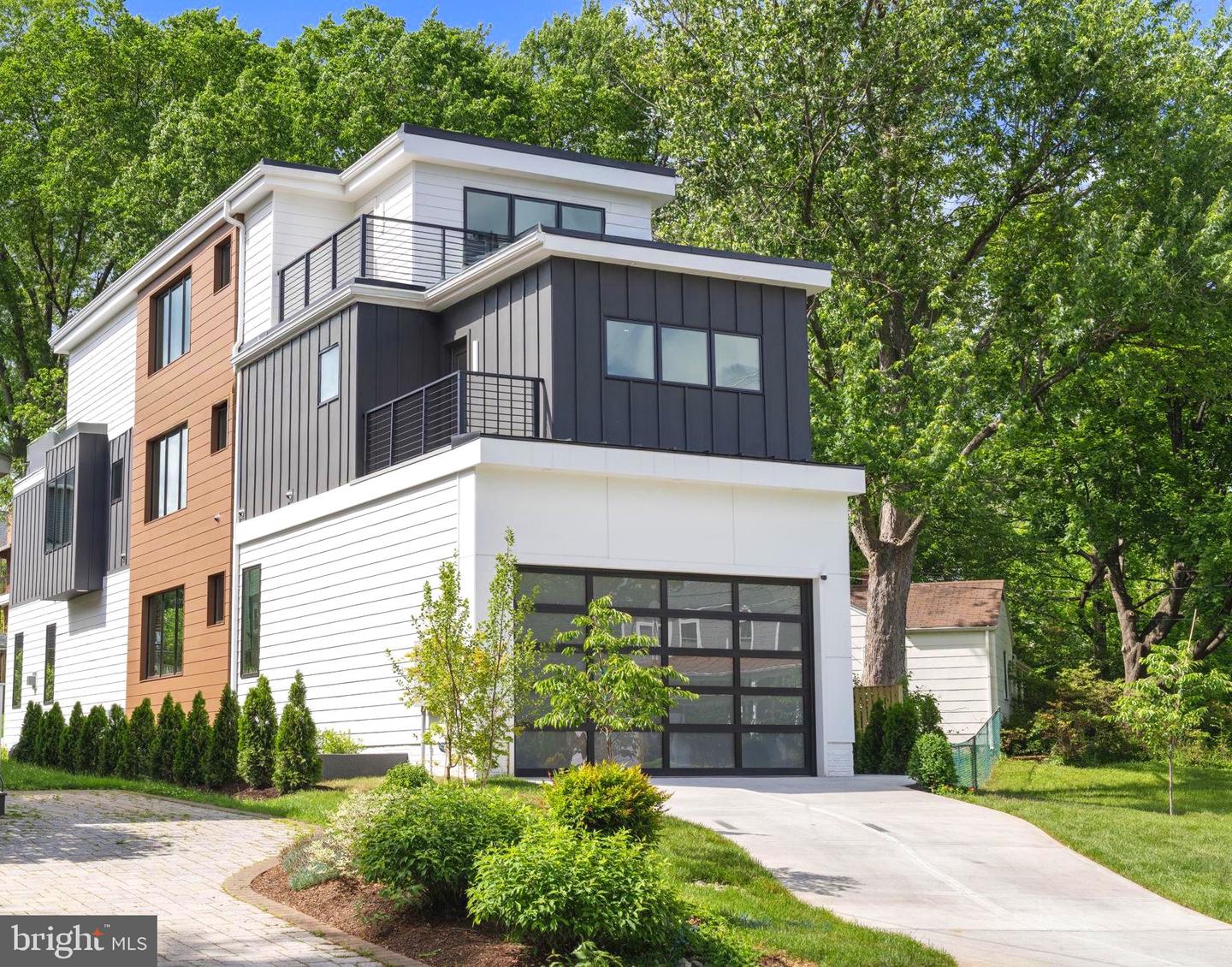 6940 SPRUCE ST, FALLS CHURCH, Virginia 22046, 5 Bedrooms Bedrooms, ,5 BathroomsBathrooms,Residential,For sale,6940 SPRUCE ST,VAFX2242032 MLS # VAFX2242032