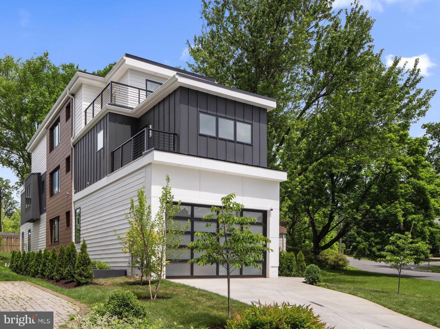 6940 SPRUCE ST, FALLS CHURCH, Virginia 22046, 5 Bedrooms Bedrooms, ,5 BathroomsBathrooms,Residential,For sale,6940 SPRUCE ST,VAFX2242032 MLS # VAFX2242032