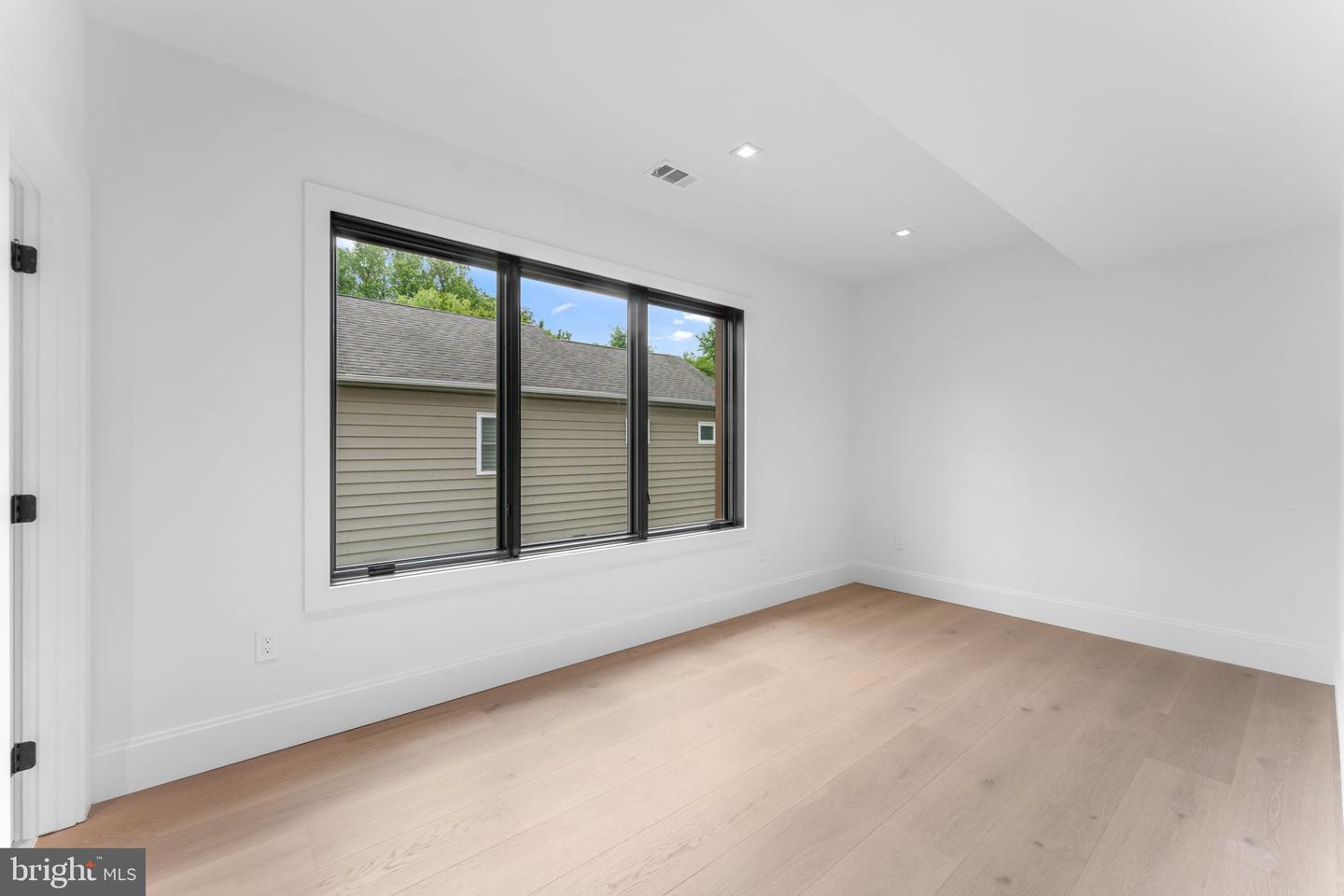 6940 SPRUCE ST, FALLS CHURCH, Virginia 22046, 5 Bedrooms Bedrooms, ,5 BathroomsBathrooms,Residential,For sale,6940 SPRUCE ST,VAFX2242032 MLS # VAFX2242032