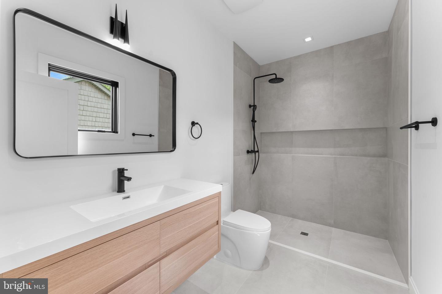 6940 SPRUCE ST, FALLS CHURCH, Virginia 22046, 5 Bedrooms Bedrooms, ,5 BathroomsBathrooms,Residential,For sale,6940 SPRUCE ST,VAFX2242032 MLS # VAFX2242032