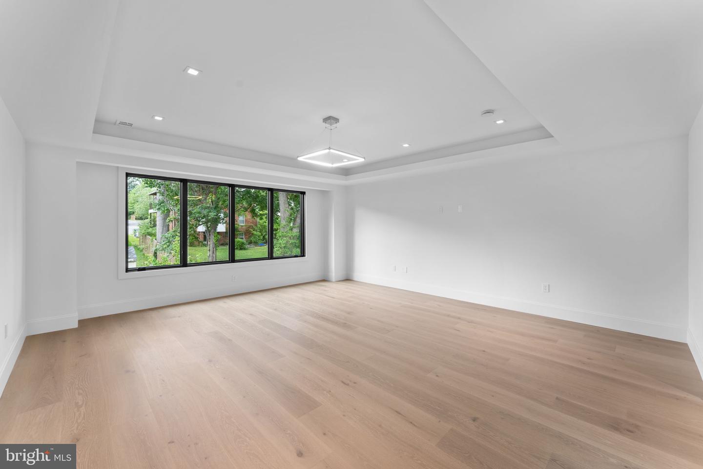 6940 SPRUCE ST, FALLS CHURCH, Virginia 22046, 5 Bedrooms Bedrooms, ,5 BathroomsBathrooms,Residential,For sale,6940 SPRUCE ST,VAFX2242032 MLS # VAFX2242032