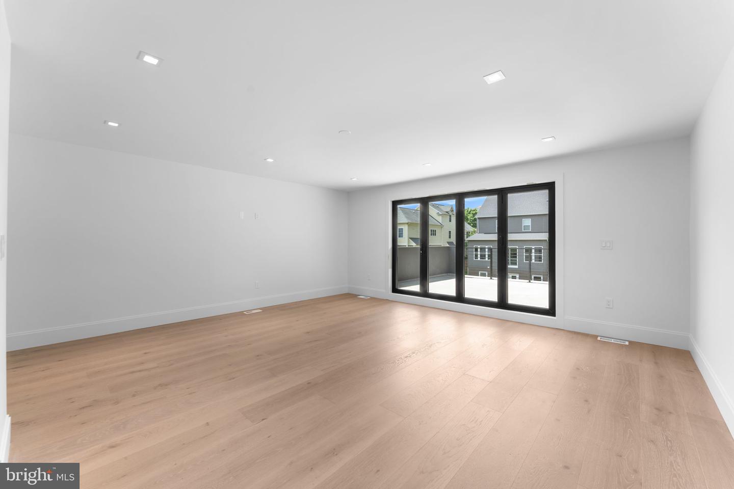 6940 SPRUCE ST, FALLS CHURCH, Virginia 22046, 5 Bedrooms Bedrooms, ,5 BathroomsBathrooms,Residential,For sale,6940 SPRUCE ST,VAFX2242032 MLS # VAFX2242032
