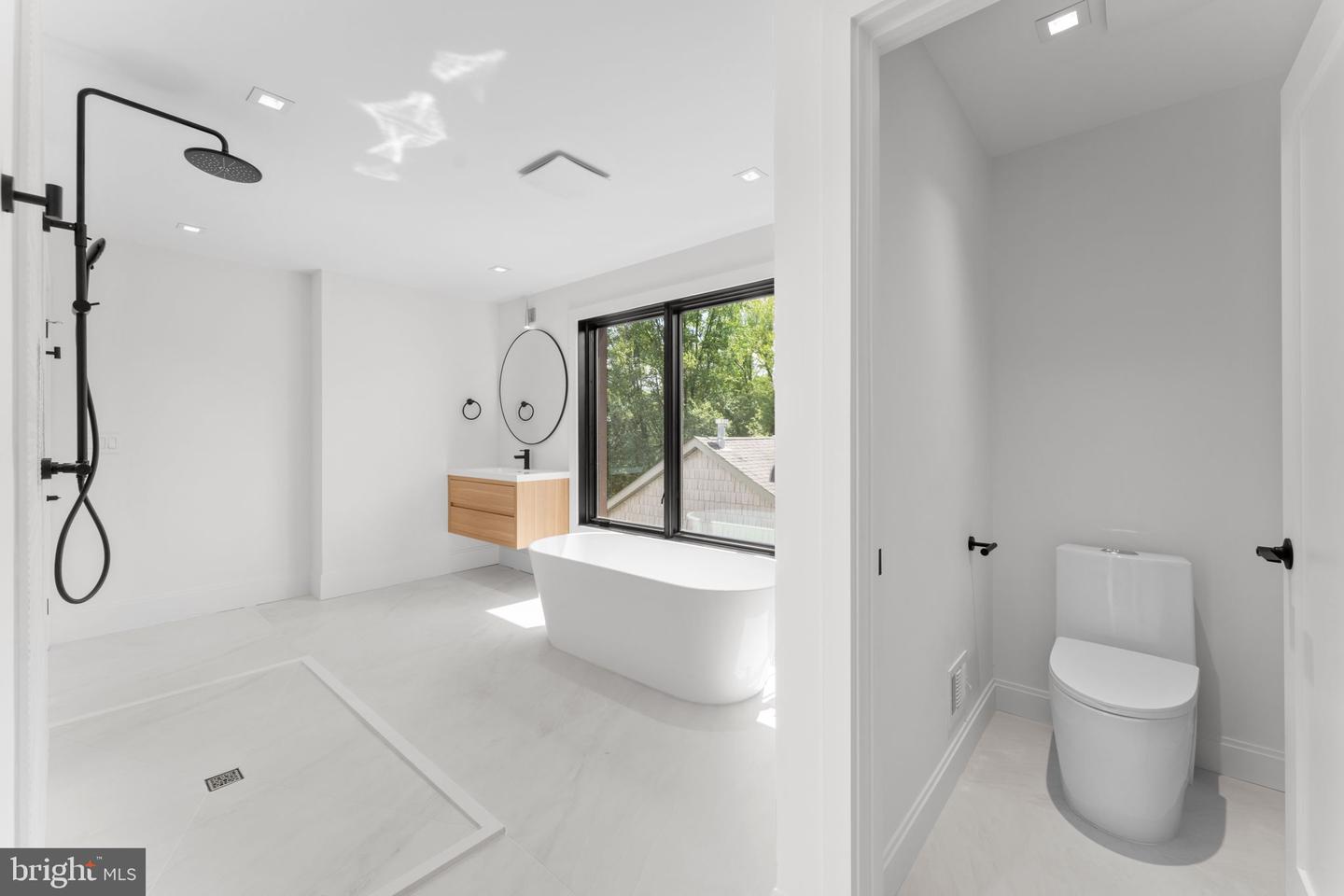 6940 SPRUCE ST, FALLS CHURCH, Virginia 22046, 5 Bedrooms Bedrooms, ,5 BathroomsBathrooms,Residential,For sale,6940 SPRUCE ST,VAFX2242032 MLS # VAFX2242032
