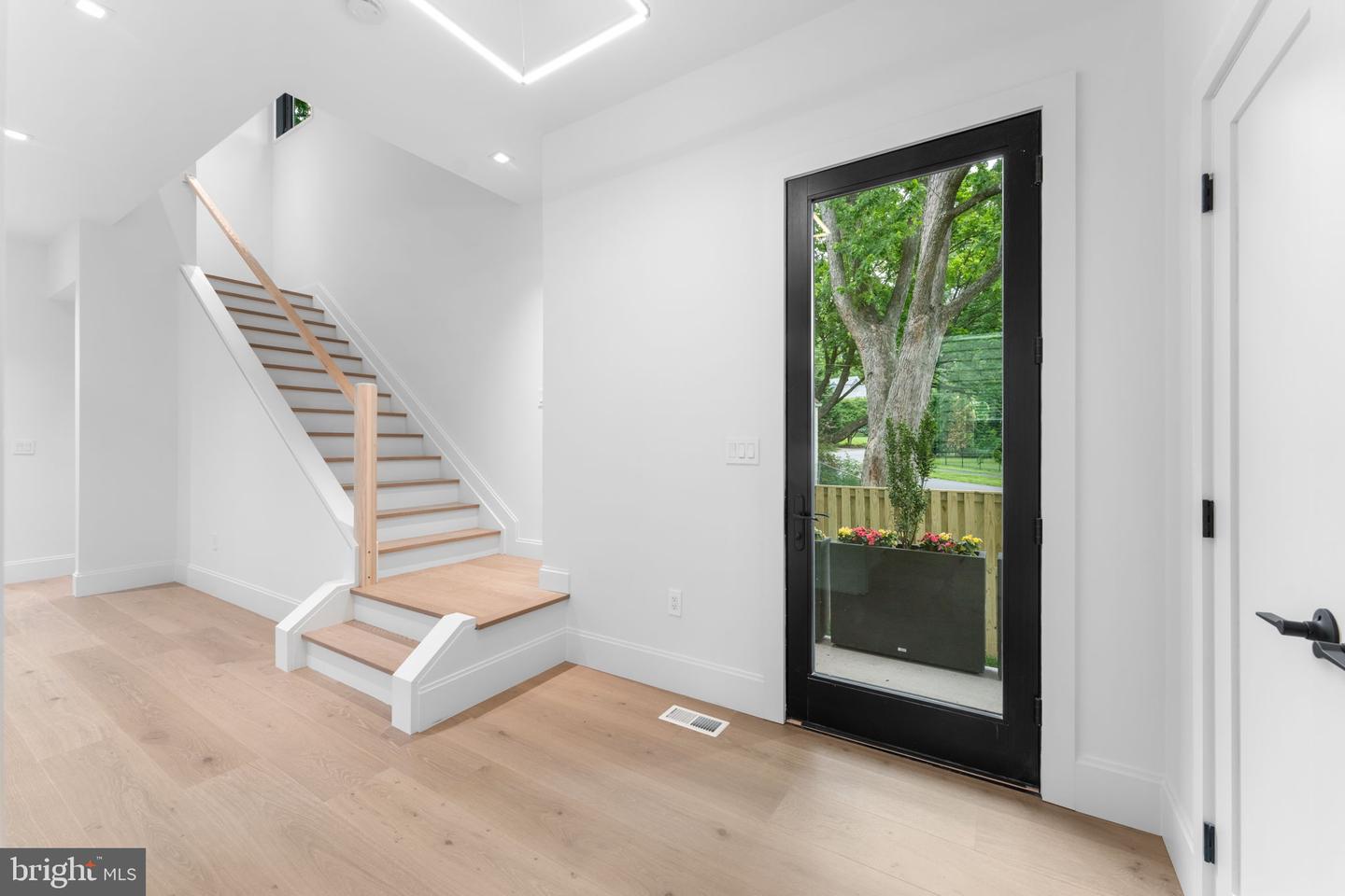 6940 SPRUCE ST, FALLS CHURCH, Virginia 22046, 5 Bedrooms Bedrooms, ,5 BathroomsBathrooms,Residential,For sale,6940 SPRUCE ST,VAFX2242032 MLS # VAFX2242032