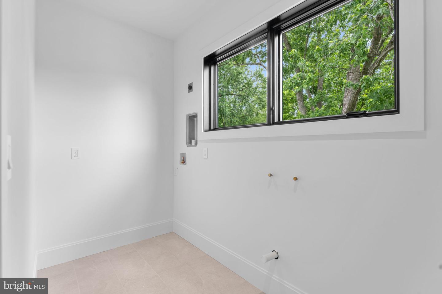 6940 SPRUCE ST, FALLS CHURCH, Virginia 22046, 5 Bedrooms Bedrooms, ,5 BathroomsBathrooms,Residential,For sale,6940 SPRUCE ST,VAFX2242032 MLS # VAFX2242032
