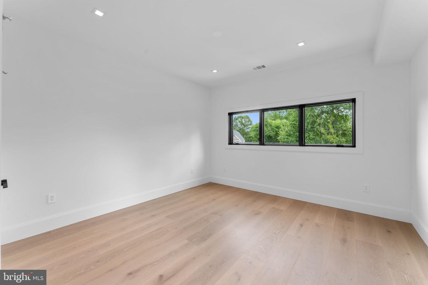 6940 SPRUCE ST, FALLS CHURCH, Virginia 22046, 5 Bedrooms Bedrooms, ,5 BathroomsBathrooms,Residential,For sale,6940 SPRUCE ST,VAFX2242032 MLS # VAFX2242032