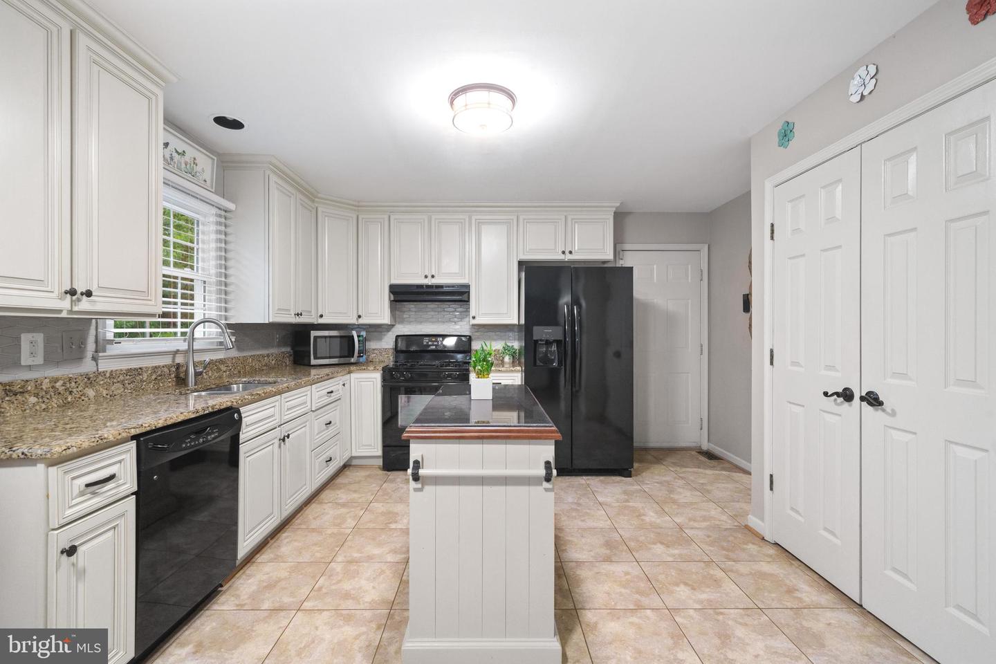 4397 TAFT CT, WOODBRIDGE, Virginia 22193, 5 Bedrooms Bedrooms, ,3 BathroomsBathrooms,Residential,For sale,4397 TAFT CT,VAPW2095150 MLS # VAPW2095150