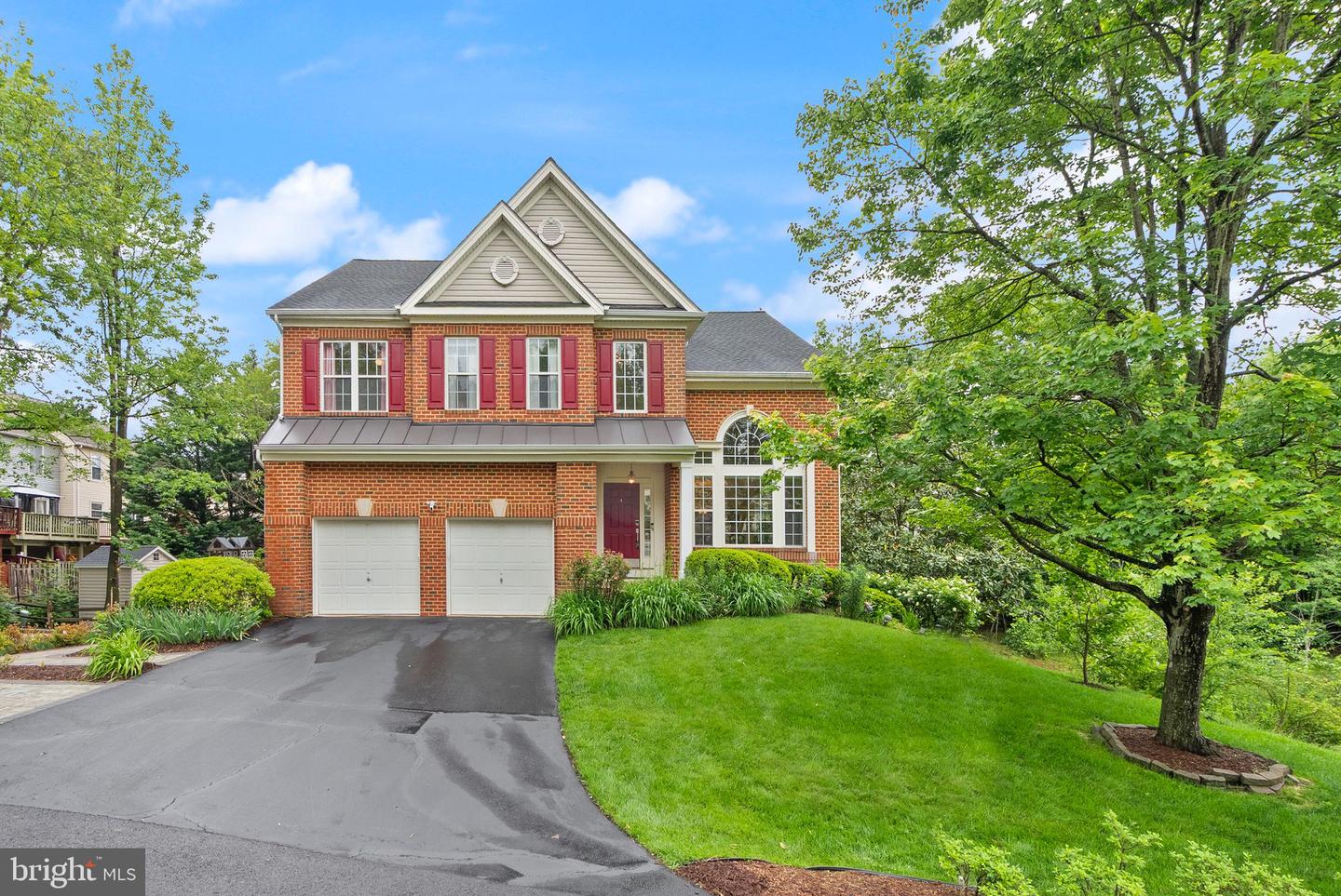 5881 LINDEN CREEK CT, CENTREVILLE, Virginia 20120, 6 Bedrooms Bedrooms, ,4 BathroomsBathrooms,Residential,For sale,5881 LINDEN CREEK CT,VAFX2242114 MLS # VAFX2242114