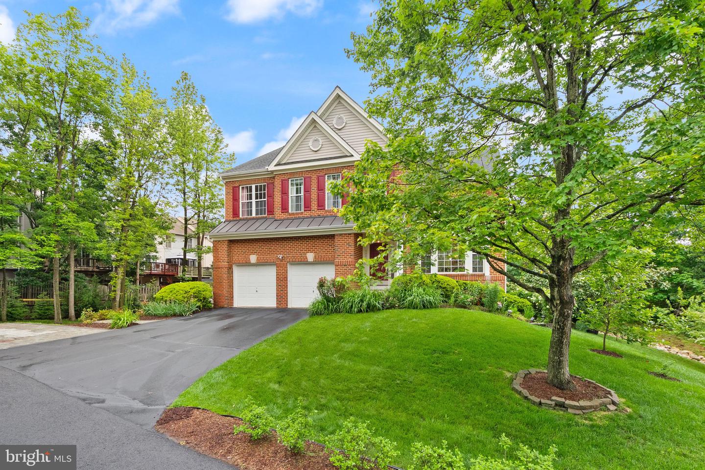 5881 LINDEN CREEK CT, CENTREVILLE, Virginia 20120, 6 Bedrooms Bedrooms, ,4 BathroomsBathrooms,Residential,For sale,5881 LINDEN CREEK CT,VAFX2242114 MLS # VAFX2242114