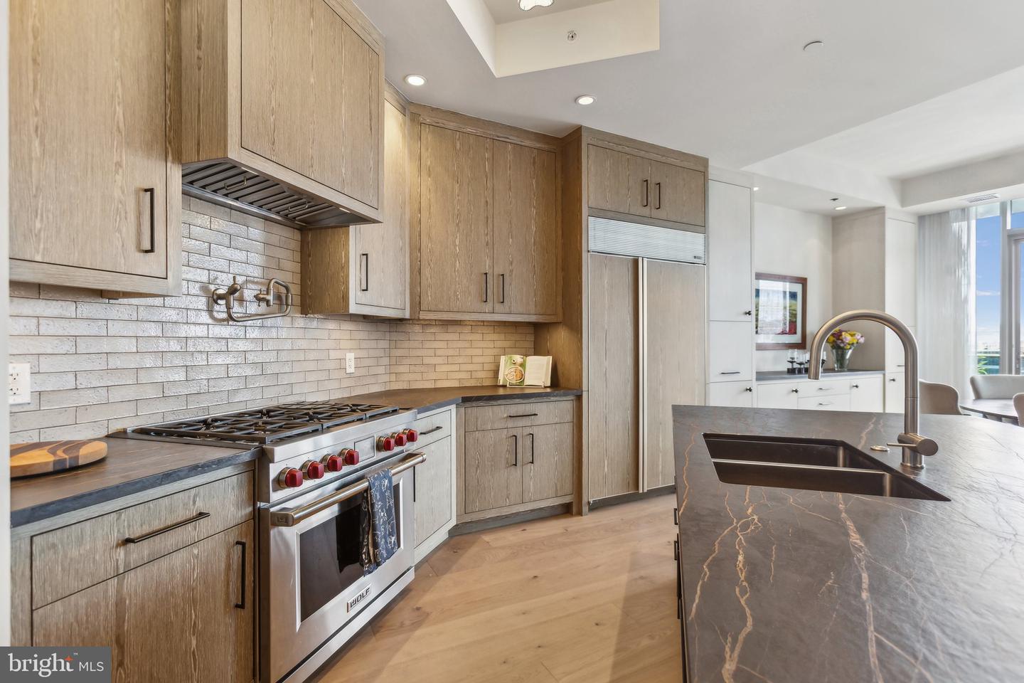 1881 N NASH ST #2309, ARLINGTON, Virginia 22209, 3 Bedrooms Bedrooms, 12 Rooms Rooms,3 BathroomsBathrooms,Residential,For sale,1881 N NASH ST #2309,VAAR2057932 MLS # VAAR2057932