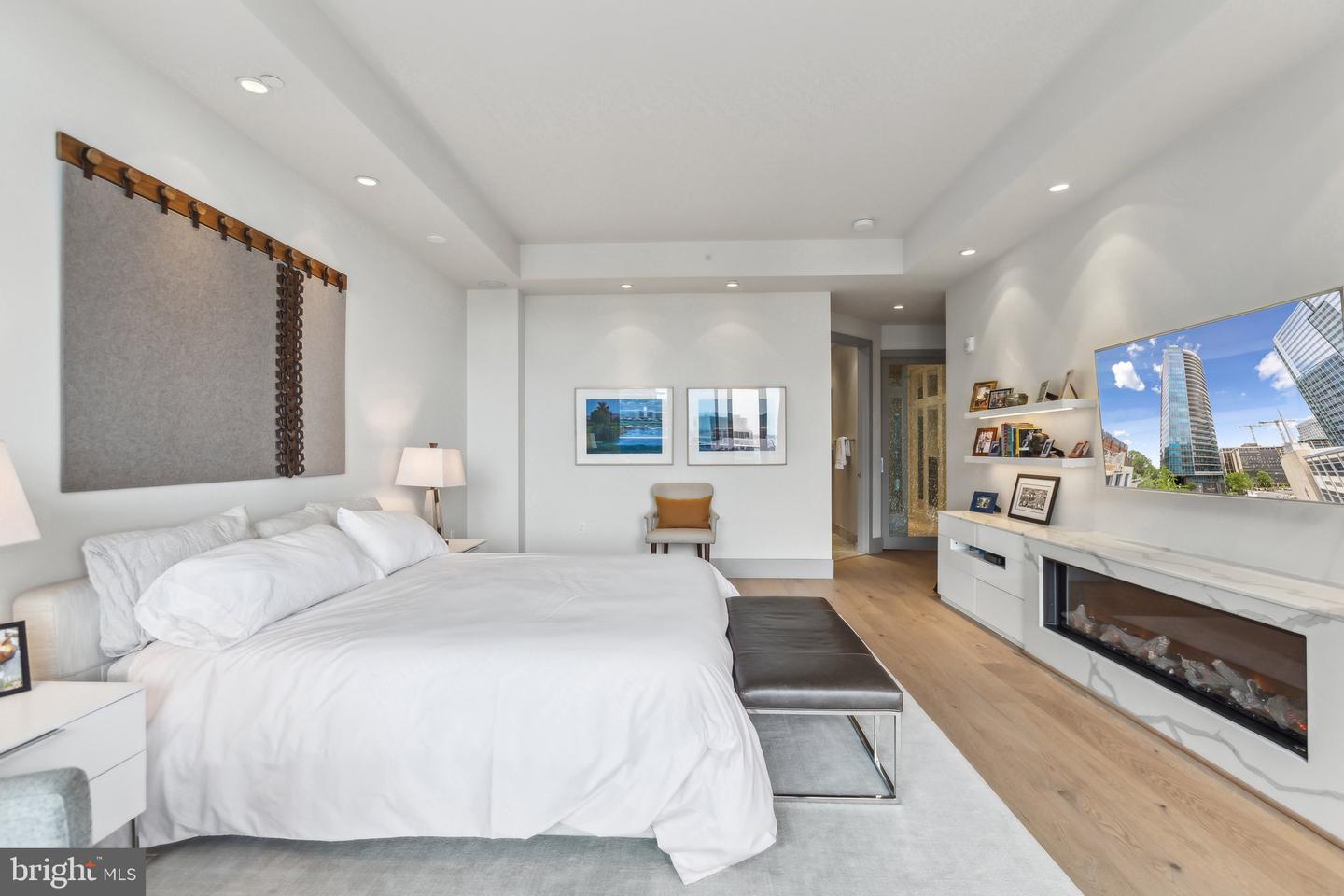 1881 N NASH ST #2309, ARLINGTON, Virginia 22209, 3 Bedrooms Bedrooms, 12 Rooms Rooms,3 BathroomsBathrooms,Residential,For sale,1881 N NASH ST #2309,VAAR2057932 MLS # VAAR2057932