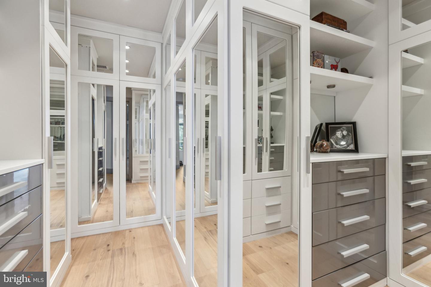 1881 N NASH ST #2309, ARLINGTON, Virginia 22209, 3 Bedrooms Bedrooms, 12 Rooms Rooms,3 BathroomsBathrooms,Residential,For sale,1881 N NASH ST #2309,VAAR2057932 MLS # VAAR2057932