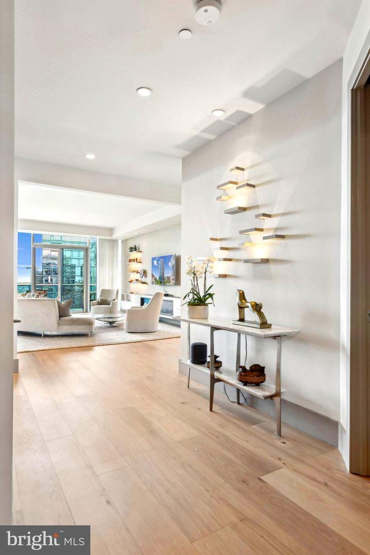 1881 N NASH ST #2309, ARLINGTON, Virginia 22209, 3 Bedrooms Bedrooms, 12 Rooms Rooms,3 BathroomsBathrooms,Residential,For sale,1881 N NASH ST #2309,VAAR2057932 MLS # VAAR2057932