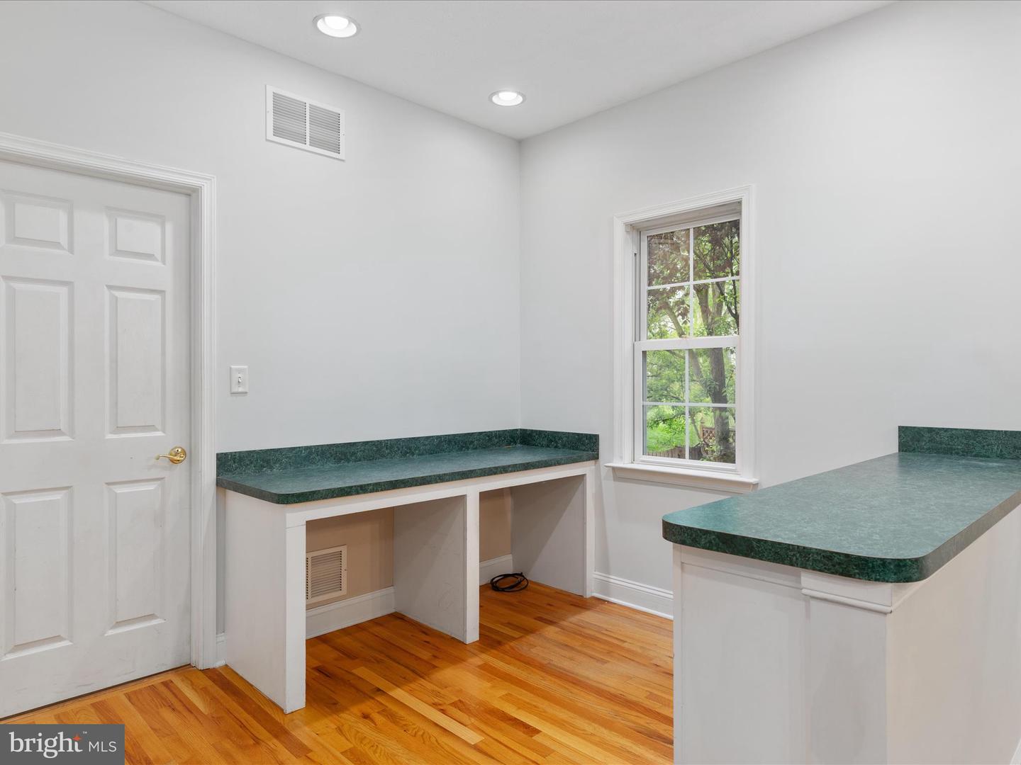 2411 WINDWOOD DR, WINCHESTER, Virginia 22601, 4 Bedrooms Bedrooms, ,3 BathroomsBathrooms,Residential,For sale,2411 WINDWOOD DR,VAWI2007724 MLS # VAWI2007724