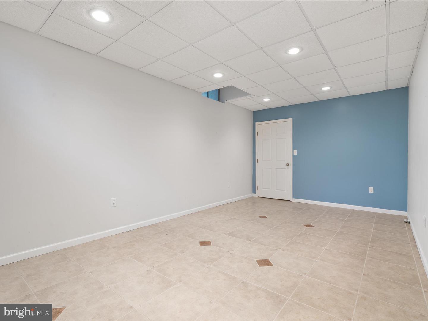 2411 WINDWOOD DR, WINCHESTER, Virginia 22601, 4 Bedrooms Bedrooms, ,3 BathroomsBathrooms,Residential,For sale,2411 WINDWOOD DR,VAWI2007724 MLS # VAWI2007724