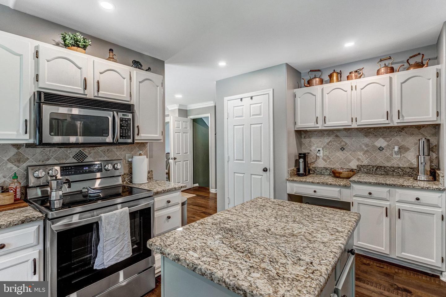 10101 WESTOVER CT, FREDERICKSBURG, Virginia 22408, 5 Bedrooms Bedrooms, ,3 BathroomsBathrooms,Residential,For sale,10101 WESTOVER CT,VASP2033264 MLS # VASP2033264