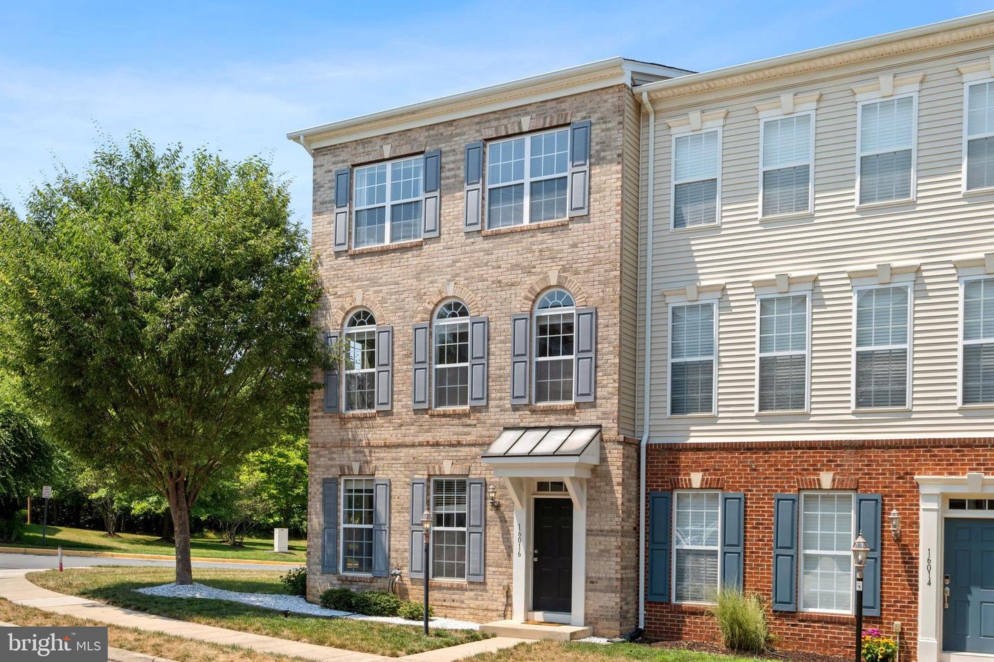 16016 GREYMILL MANOR DR, HAYMARKET, Virginia 20169, 3 Bedrooms Bedrooms, ,2 BathroomsBathrooms,Residential,For sale,16016 GREYMILL MANOR DR,VAPW2095128 MLS # VAPW2095128